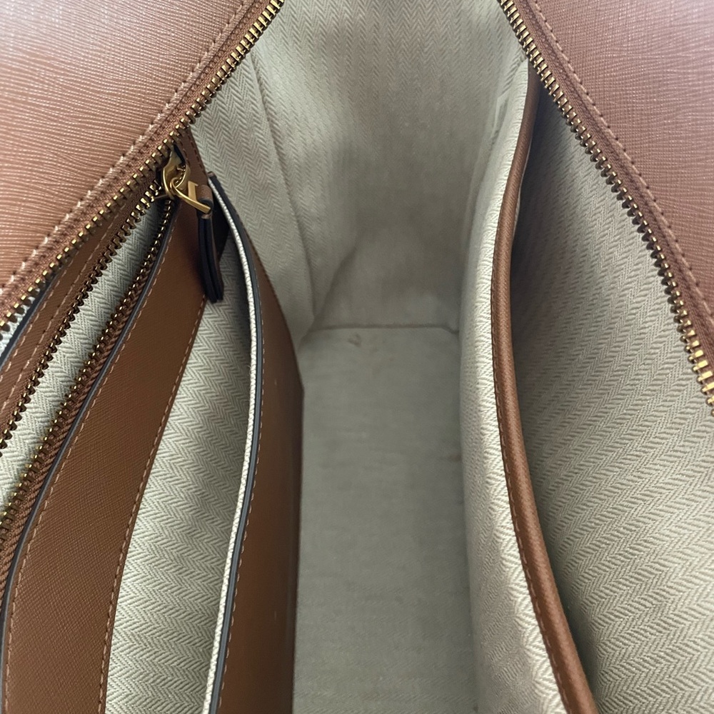 Tory Burch Tan Robinson Leather Tote with Gold Logo - Picture 5 of 8